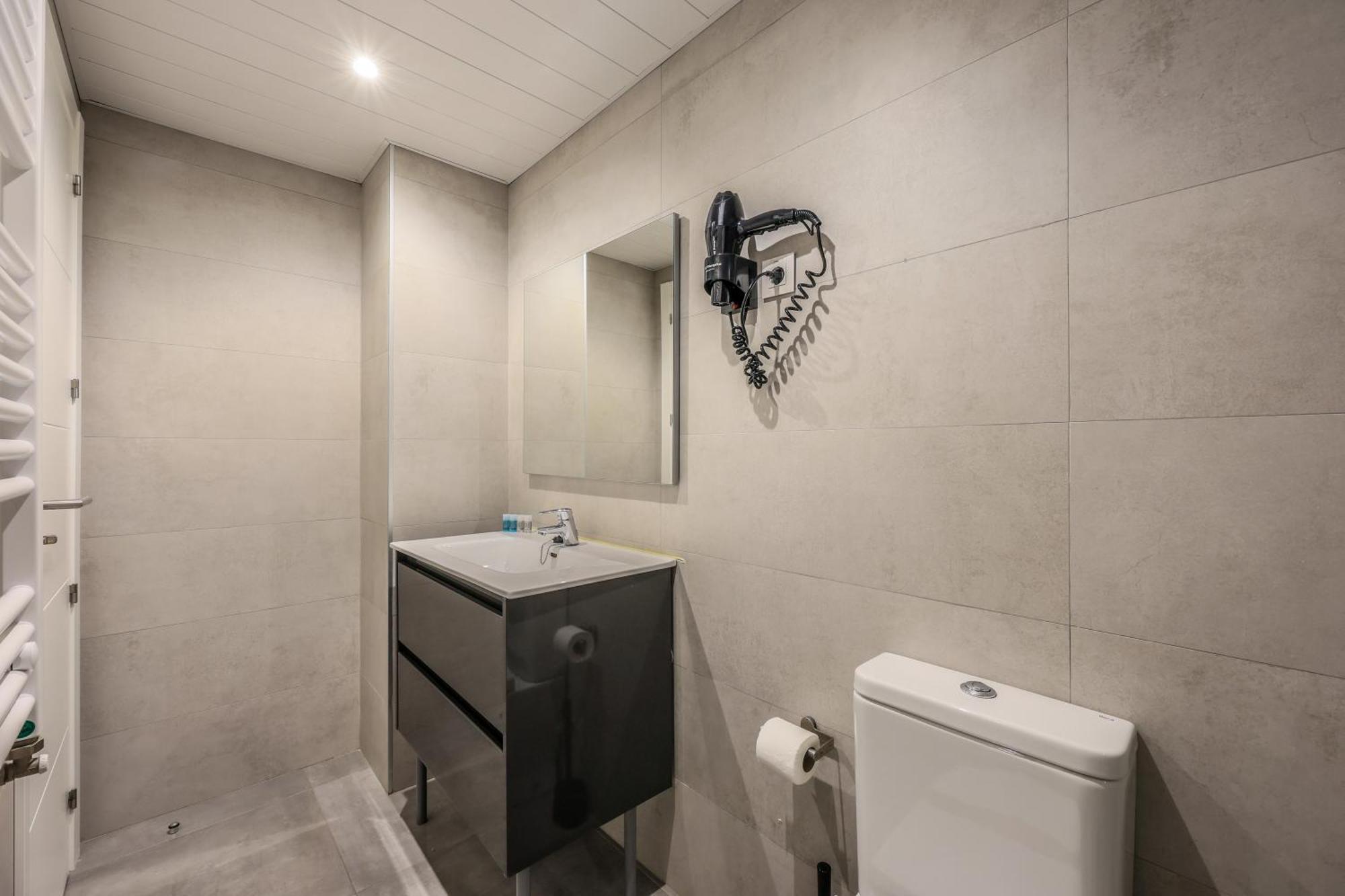 Amazinn Places Blasco De Garay 105 Madrid Ngoại thất bức ảnh